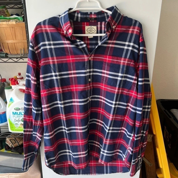 St. John's Bay Other - St. John’s men’s plaid button down shirt